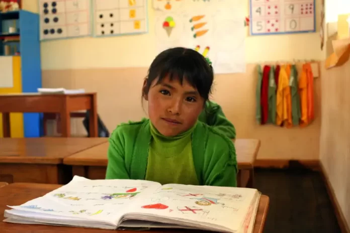 El 36% de los peruanos pobres no accede a la educación básica