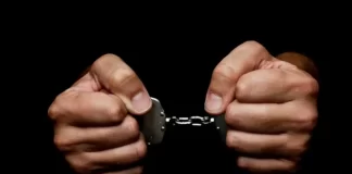 Más de 29 años de cárcel para exdirector de escuela en Ecuador por violación de alumna