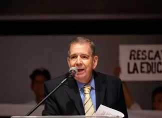 Edmundo se prepara para regresar a Venezuela y asumir el poder