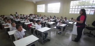 Docente venezolano necesita casi 30 veces su sueldo para alimentar a una familia