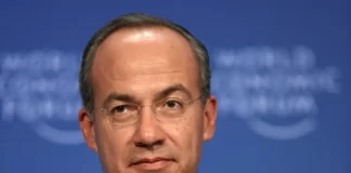 Felipe Calderón apoya a González pese a ser declarado persona non grata