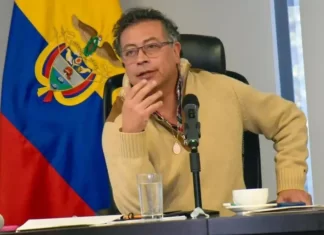 Petro exige liberación de presos políticos en Venezuela