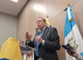 Edmundo González se reúne con venezolanos en Guatemala