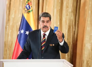 Maduro propone fortalecer la indexación salarial y democratizar el Estado