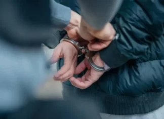 Condenado a 50 años de prisión por asesinato y abuso de su hijastro en Bogotá