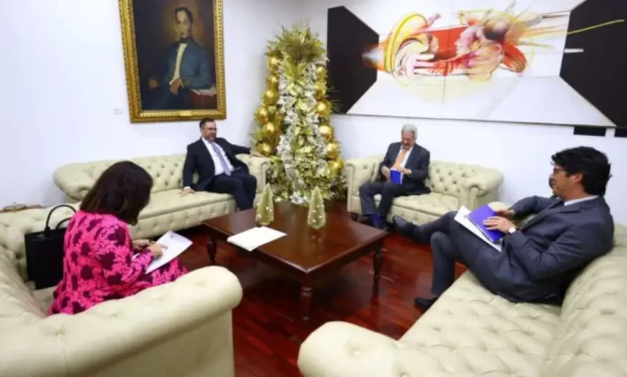 Venezuela limita diplomáticos de Países Bajos