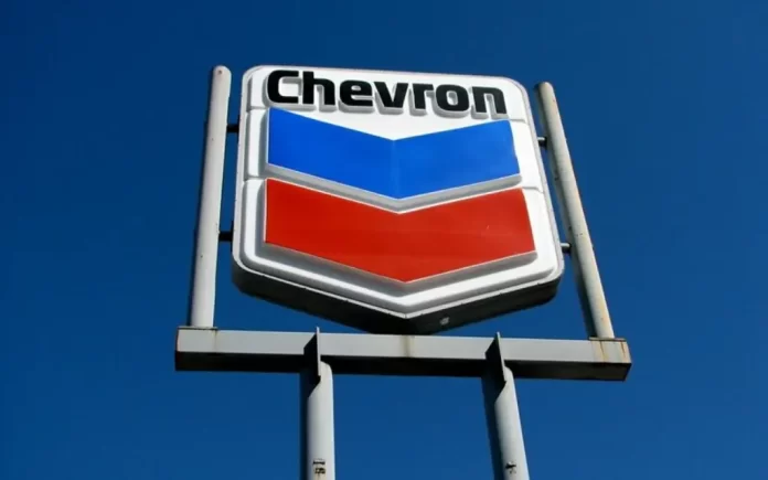 Trump cancela concesiones petroleras a Chevron en Venezuela
