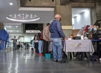 CNE mantiene hermetismo tras reprogramar elecciones regionales y parlamentarias
