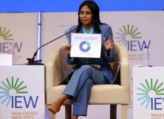 Delcy Rodríguez califica de "absurdo" excluir a Venezuela del mercado petrolero