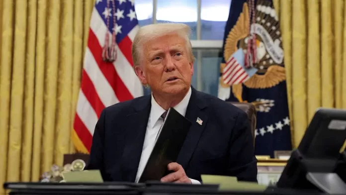 Bloquean orden de Trump de eliminar la ciudadanía por nacimiento en EE.UU