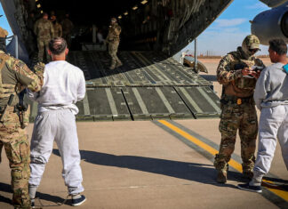 Tribunal federal bloquea traslado de venezolanos a Guantánamo