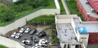 Encuentran a dos presos colgados en cárcel de Ecuador