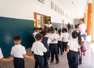 Gobierno excluye a escuelas de reducción horaria