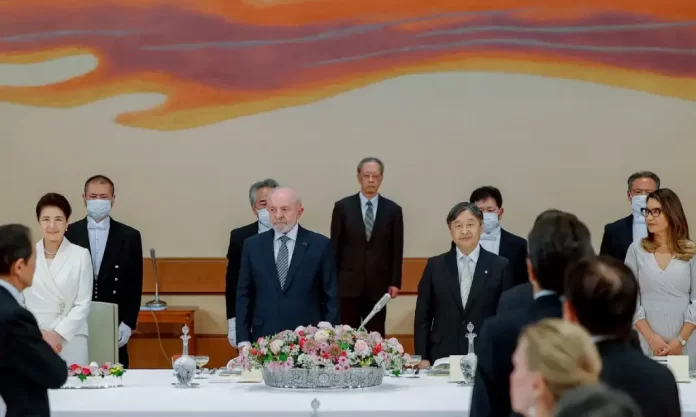 Lula alerta sobre riesgos para la democracia en cumbre con Japón
