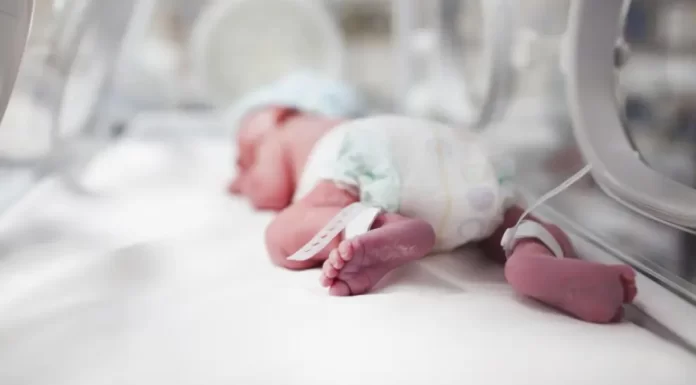 Bebé prematura fallece tras negligencia médica en hospital de La Guaira