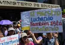 Suspensión de salarios a maestros en Venezuela