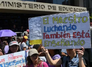 Suspensión de salarios a maestros en Venezuela