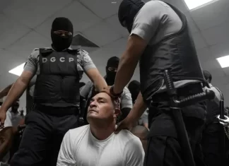 Bukele abre el CECOT con 238 pandilleros del Tren de Aragua llegan a El Salvador