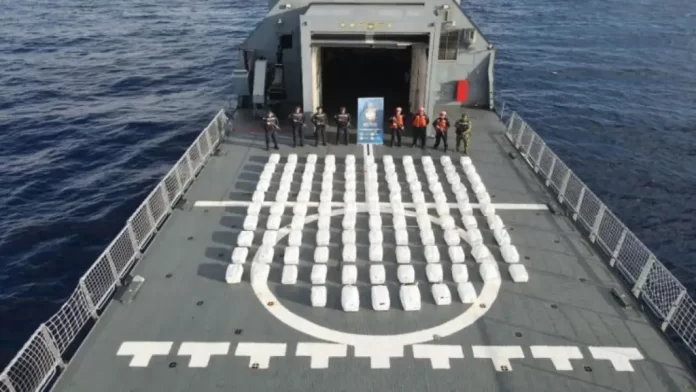Incautan narcosubmarino con 6.5 toneladas de cocaína