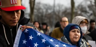 Jueza de Boston frena deportaciones masivas de Trump y protege a migrantes latinoamericanos
