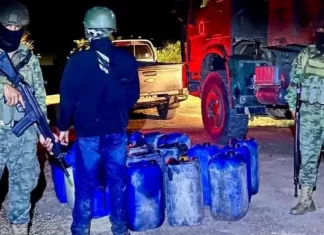 Ecuador decomisa más de 2.100 litros de combustible en frontera con Perú