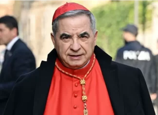 ¿Podrá votar el cardenal Becciu en el cónclave tras su condena por corrupción?