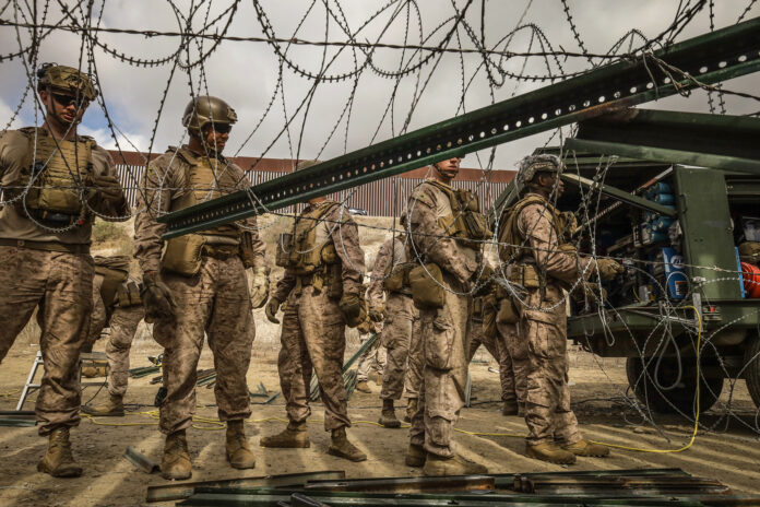 Trump entrega terrenos fronterizos al Ejército para avanzar su política migratoria
