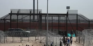 Cruces ilegales en frontera EE.UU.-México caen a mínimo histórico con políticas de Trump