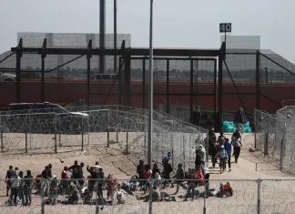Cruces ilegales en frontera EE.UU.-México caen a mínimo histórico con políticas de Trump
