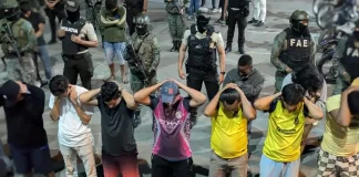 Policía detiene a 41 personas por violar toque de queda en Ecuador