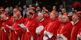 Cardenales se preparan para el cónclave