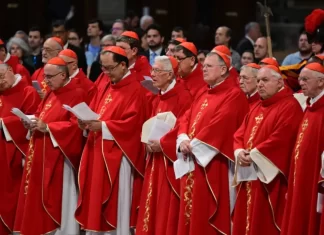 Cardenales se preparan para el cónclave