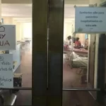 Pacientes llevan agua para limpiar y bañarse en hospitales de Caracas