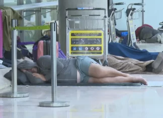 Aena refuerza controles en aeropuerto de Madrid por la presencia de personas sin hogar