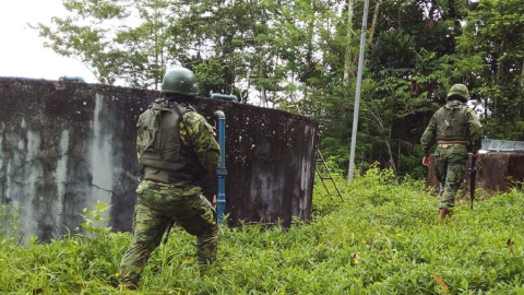 Ecuador halla arsenal de disidencias FARC en zona amazónica