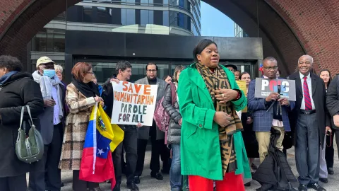 Corte en Boston frena intento de Trump de eliminar parole humanitario