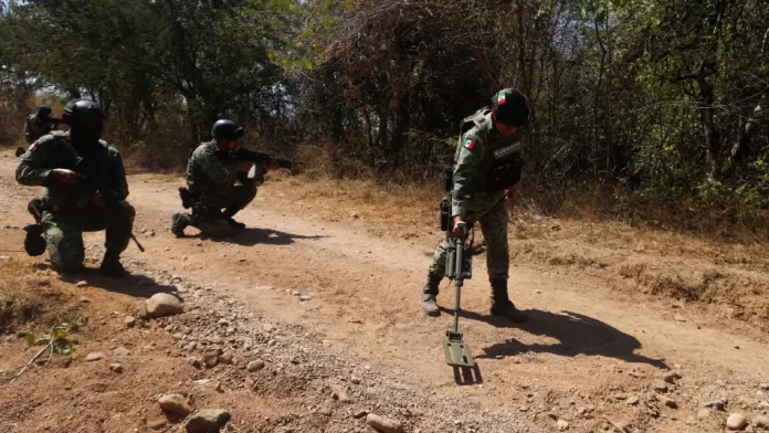 Ejército mexicano captura a 17 sicarios por ataque con mina