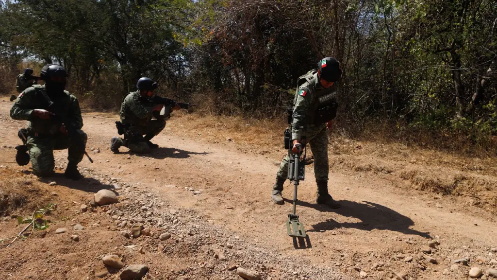 Ejército mexicano captura a 17 sicarios por ataque con mina