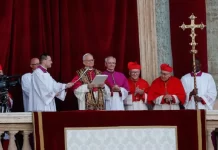 Papa León XIV pide “construir puentes” en su primer mensaje al mundo