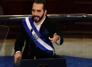 Bukele impulsa ley para cobrar 30 % a ONG y desata críticas