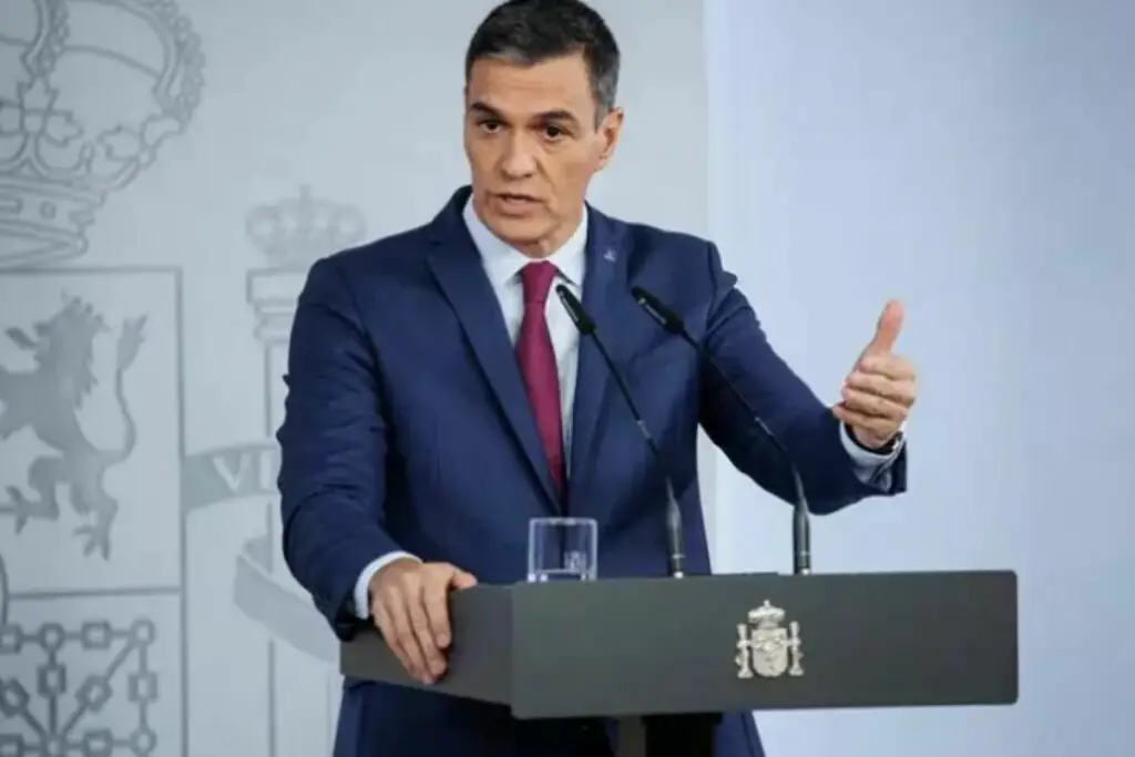 Pedro Sánchez denuncia delito en filtración de mensajes privados
