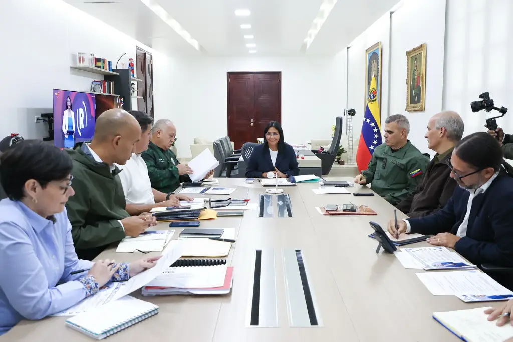 Gobierno retoma jornada completa en administración pública