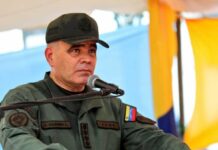Padrino López: “No estamos amenazando, estamos votando”