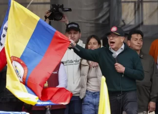 Petro acusa al Senado de fraude y llama a protesta masiva
