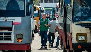 Pasaje urbano en Maracaibo desata protesta entre choferes y usuario