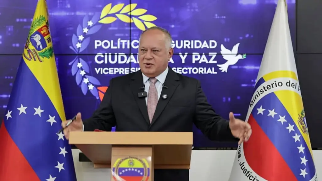 Gobierno suspende vuelos desde Colombia por presunto plan con explosivos