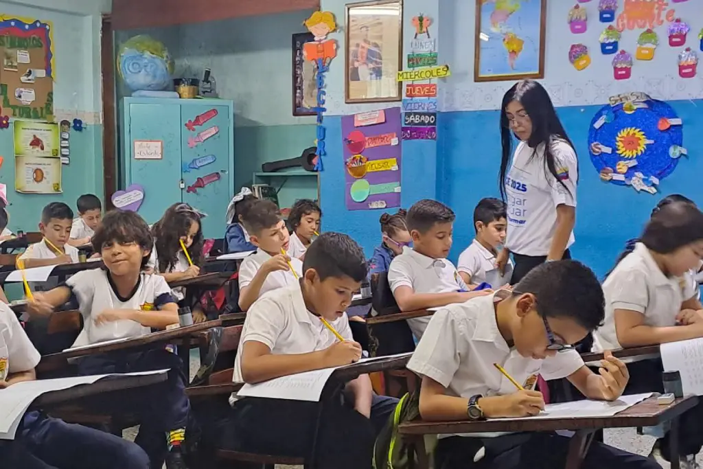 Gobierno inicia evaluación de calidad educativa en escuelas y liceos